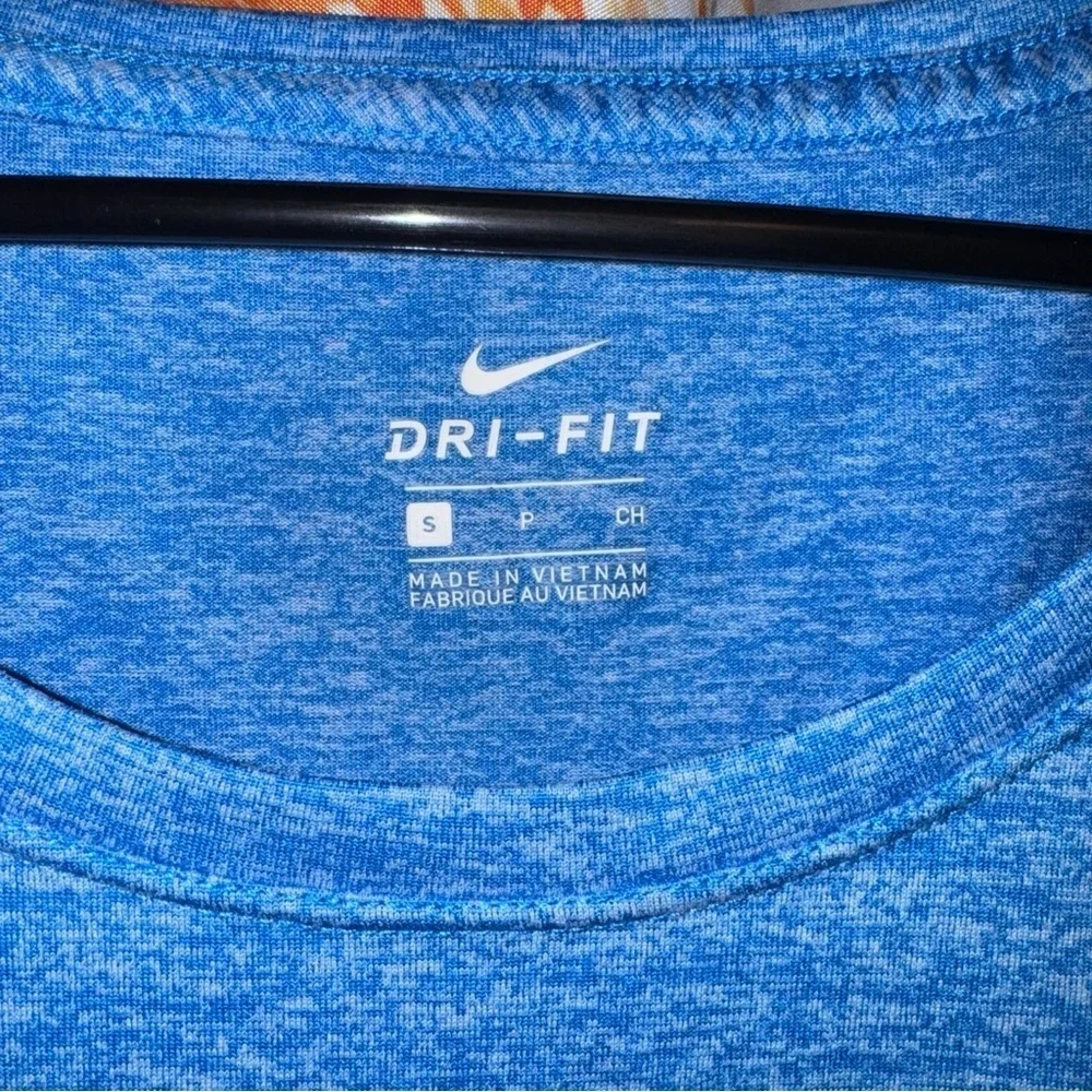Nike Dri-Fit Woman’s Blue Top